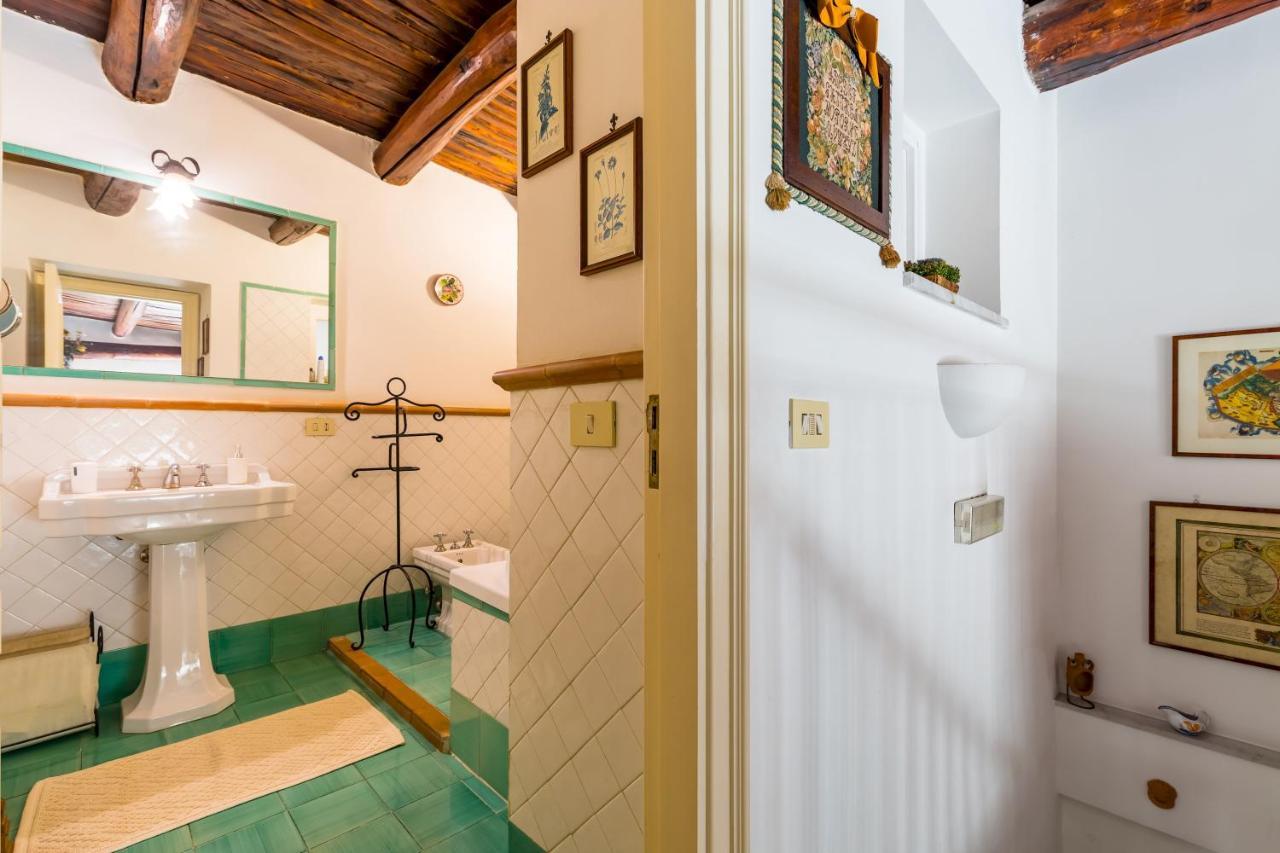 Residenza Capano Charming House By Napoliapartments Luaran gambar