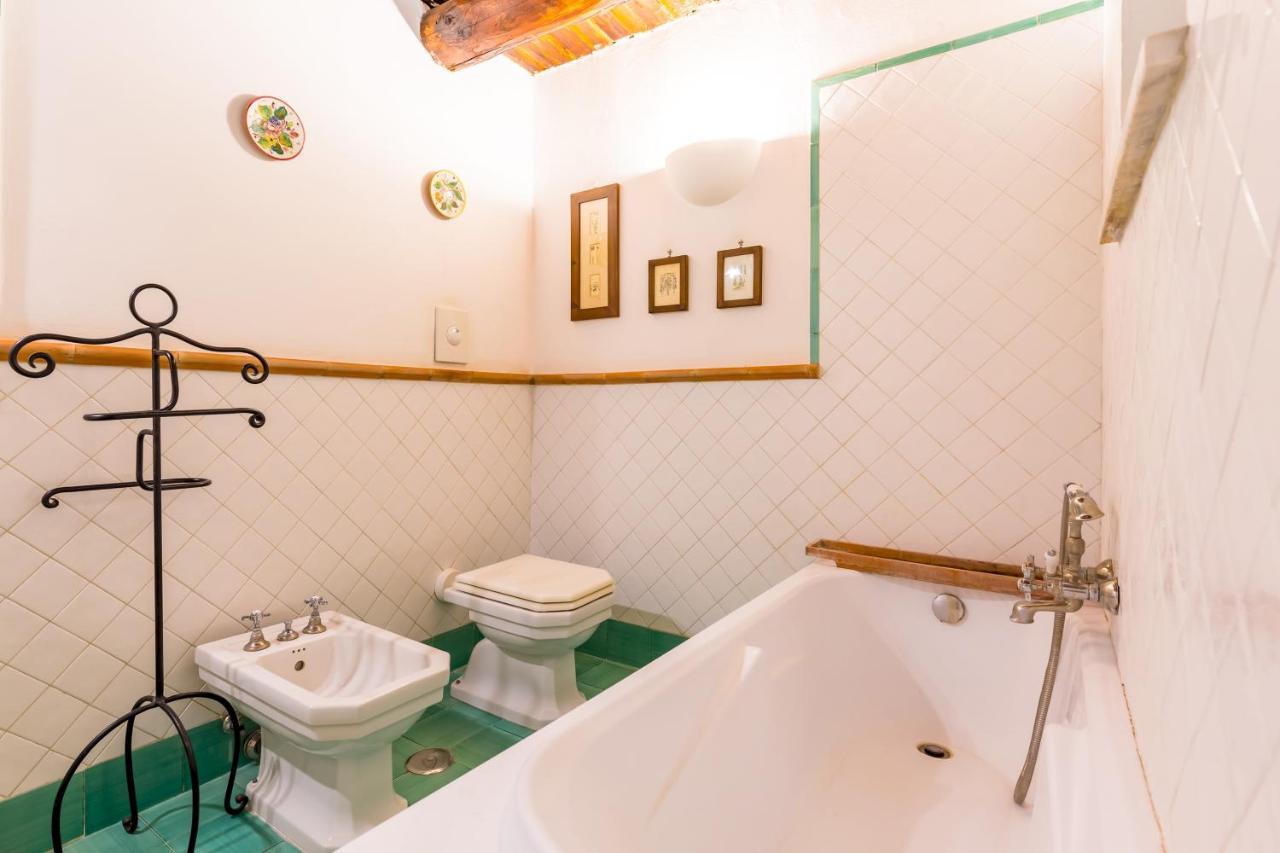 Residenza Capano Charming House By Napoliapartments Luaran gambar